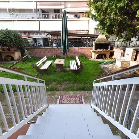 Spacious, Renovated & Equipped 90sqm Lägenhet *