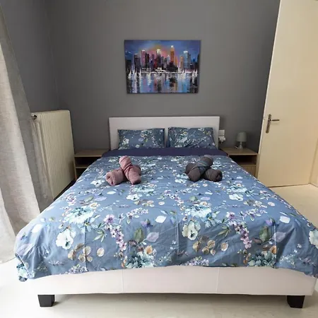 Spacious, Renovated & Equipped 90sqm Lägenhet