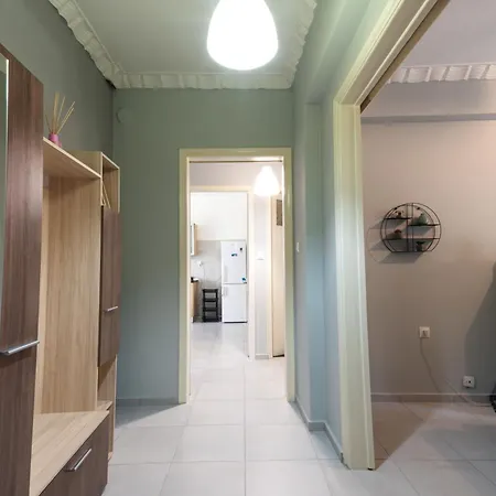 Lägenhet Spacious, Renovated & Equipped 90sqm Larissa